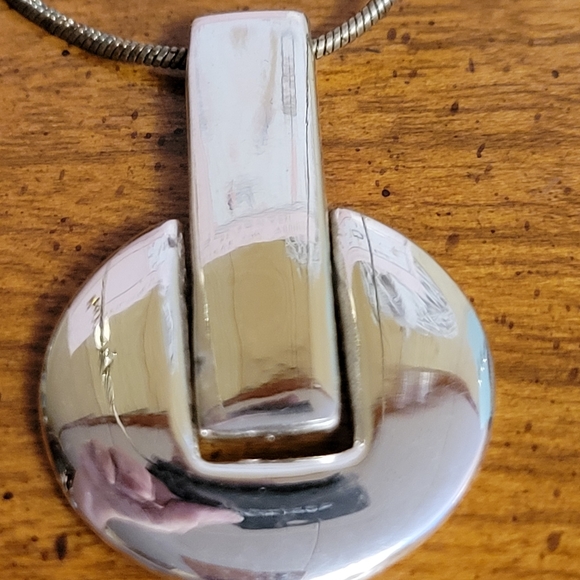 Silver chain with barred circle - Picture 3 of 3